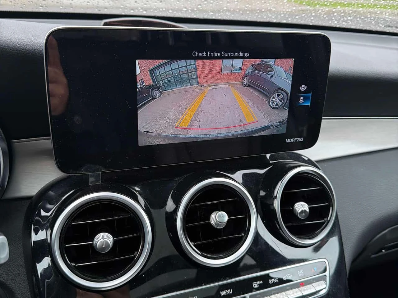 Mercedes-Benz GLC 300 4MATIC/ПАНОРАМА/ПОДГРЕВИ, снимка 10 - Автомобили и джипове - 54718910