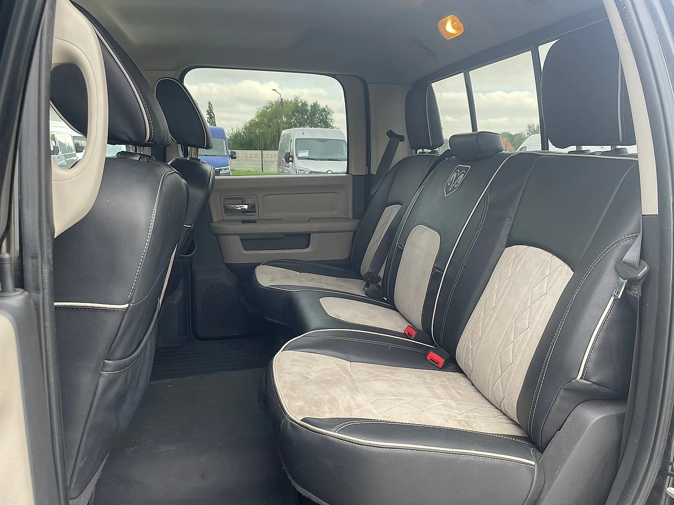 Dodge RAM 2500 6.7 CUMMINS, снимка 12 - Автомобили и джипове - 54984956