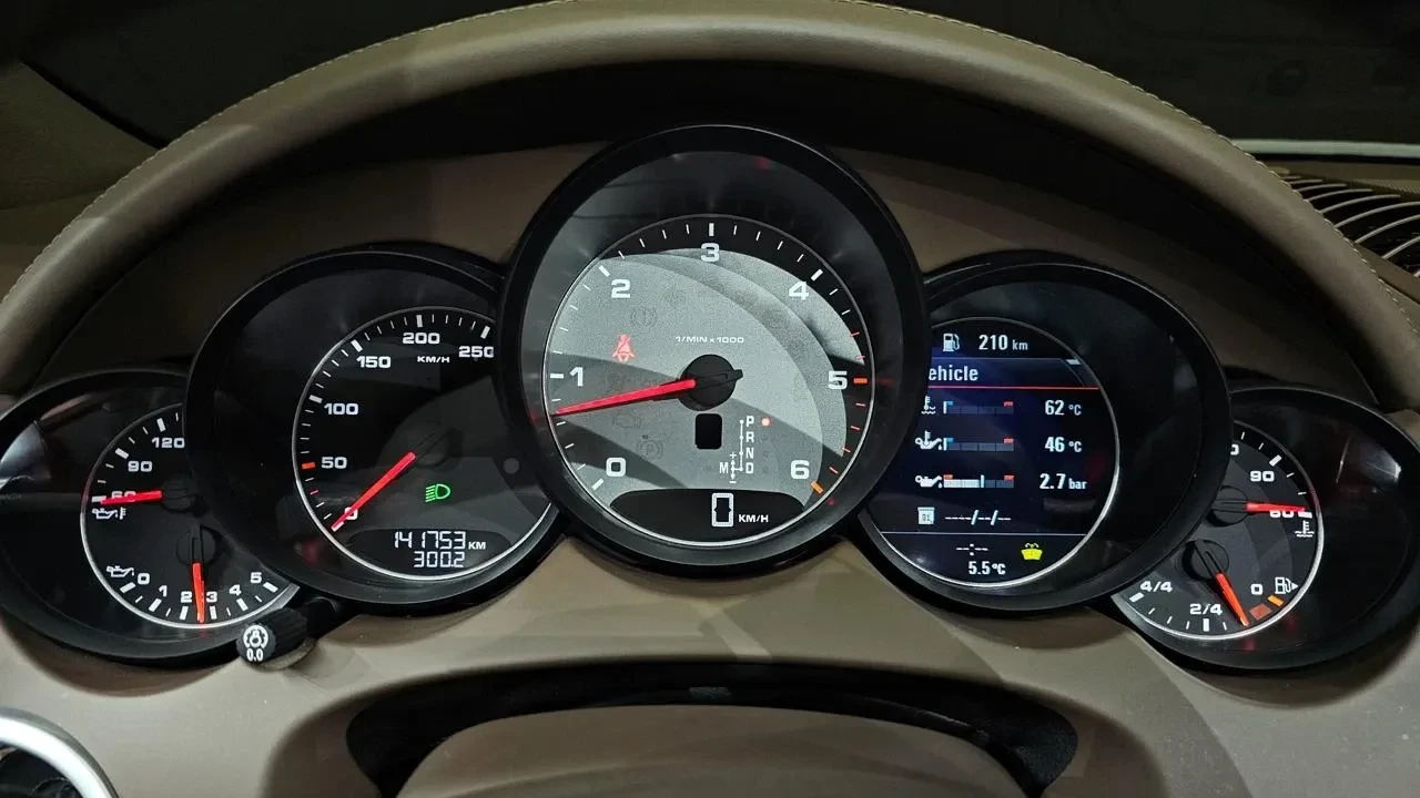 Porsche Cayenne 4.2S Diesel* Обдухване* Bose* Въздух* Пано, снимка 2 - Автомобили и джипове - 55145522