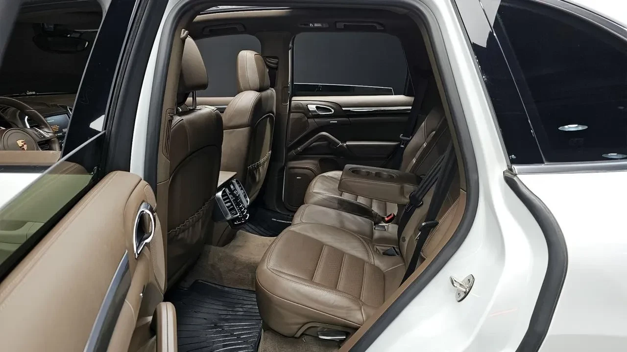 Porsche Cayenne 4.2S Diesel* Обдухване* Bose* Въздух* Пано, снимка 5 - Автомобили и джипове - 55145522