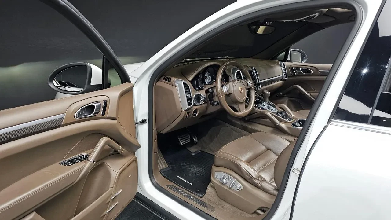 Porsche Cayenne 4.2S Diesel* Обдухване* Bose* Въздух* Пано, снимка 15 - Автомобили и джипове - 55145522