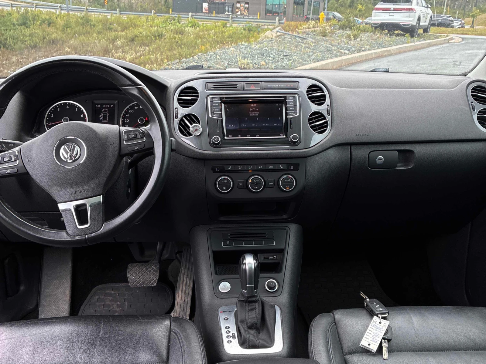 VW Tiguan * Highline * АВТОКРЕДИТ * ГЛАВНО ПРЕДСТАВИТЕЛСТВО , снимка 9 - Автомобили и джипове - 56098804