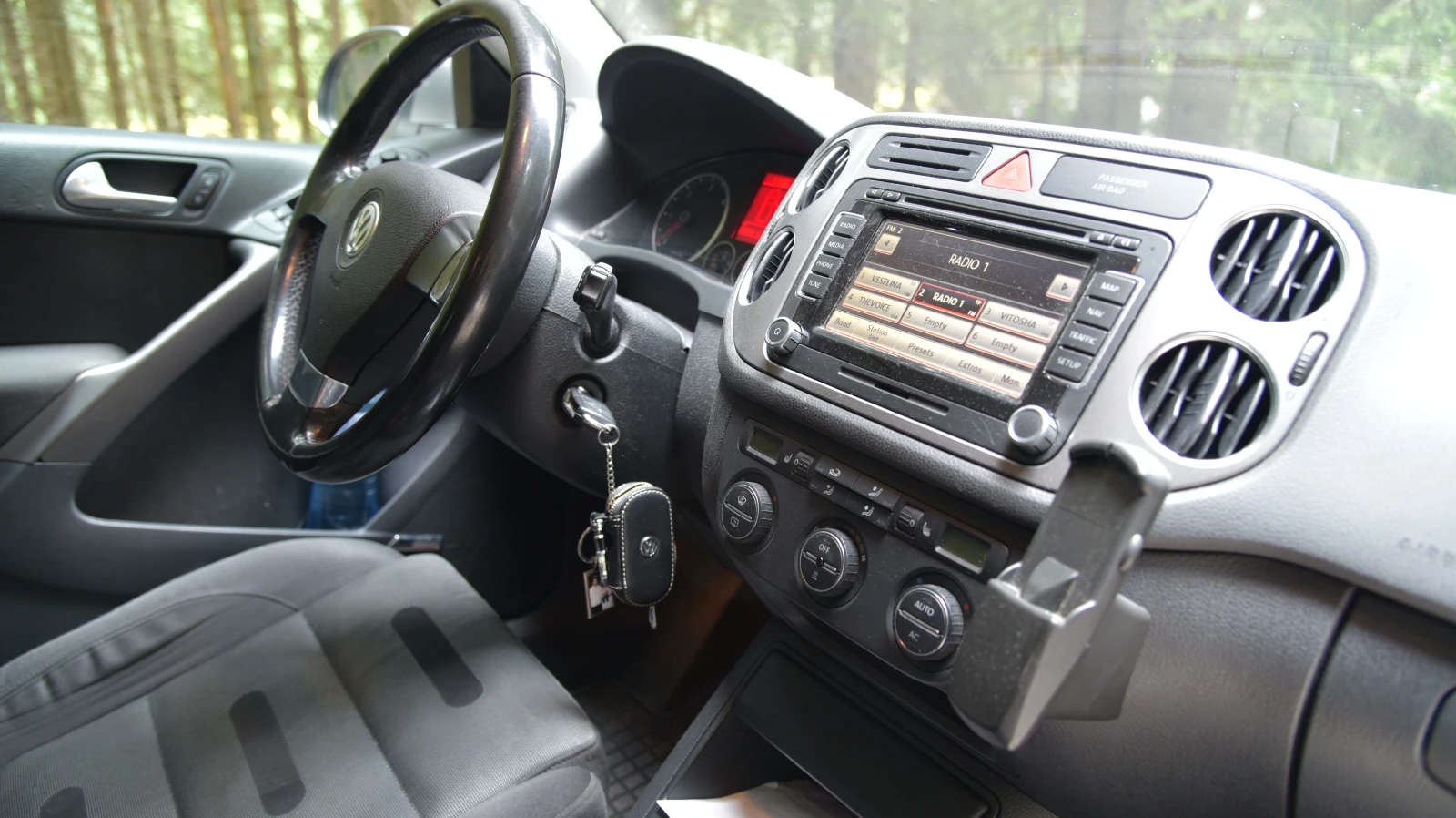 VW Tiguan, снимка 5 - Автомобили и джипове - 56117030