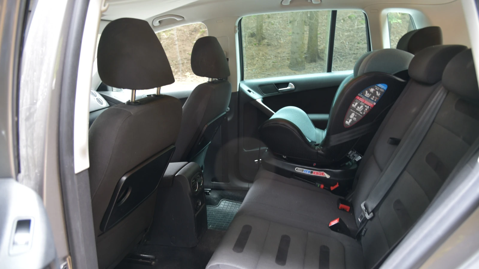 VW Tiguan, снимка 9 - Автомобили и джипове - 56117030
