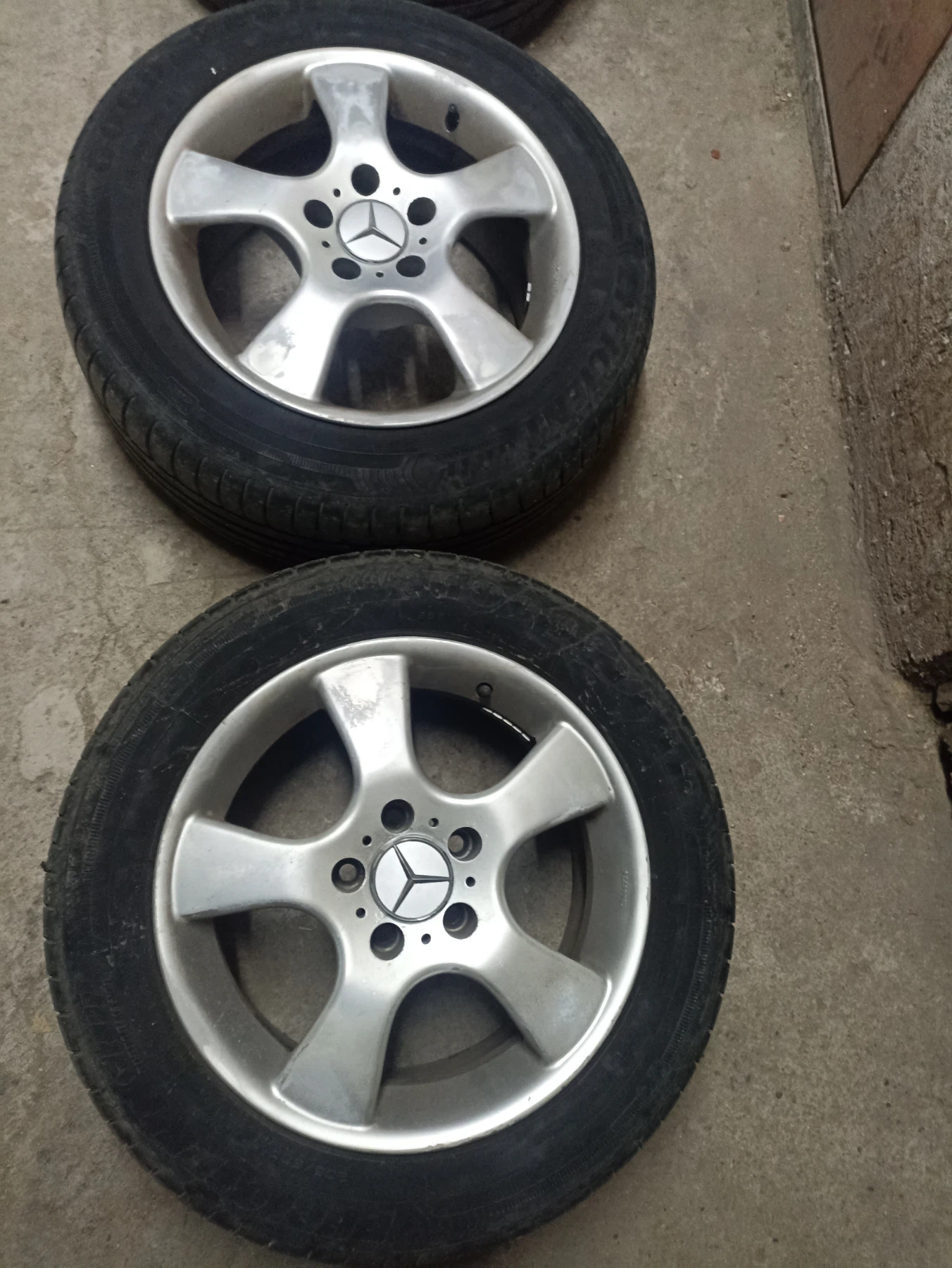 Гуми с джанти Goodyear 205/60R16, снимка 2 - Гуми и джанти - 54165269