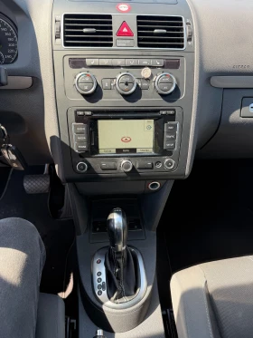 VW Touran 2.0TDI AVTOMAT/PANORAMA/NAVI EURO 5, снимка 13