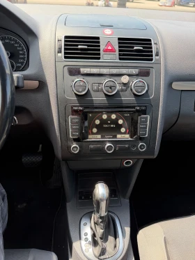 VW Touran 2.0TDI AVTOMAT/PANORAMA/NAVI EURO 5, снимка 15