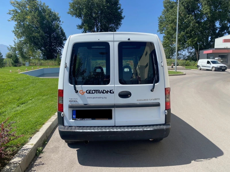 Opel Combo 1.7 CDTI, снимка 8 - Автомобили и джипове - 47116742