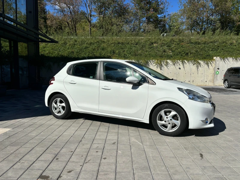 Peugeot 208 1, 4 HDI, снимка 4 - Автомобили и джипове - 47671402