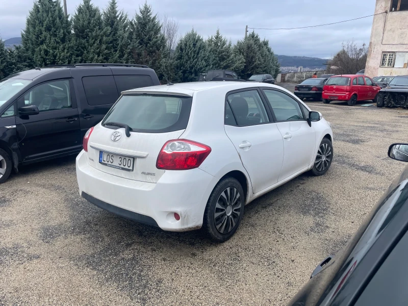 Toyota Auris 1.4 d4d, снимка 3 - Автомобили и джипове - 48455100