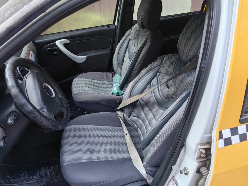 Dacia Logan, снимка 4 - Автомобили и джипове - 52314203