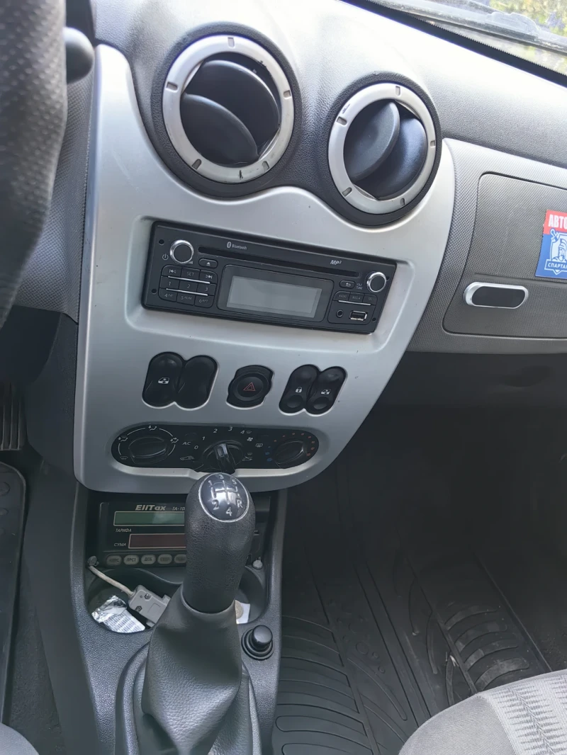 Dacia Logan, снимка 2 - Автомобили и джипове - 52314203