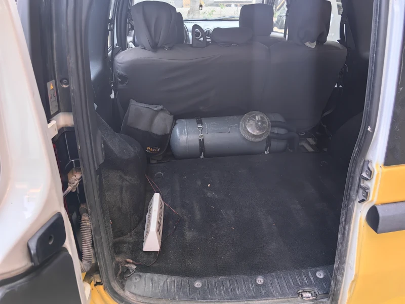 Dacia Logan, снимка 5 - Автомобили и джипове - 52314203