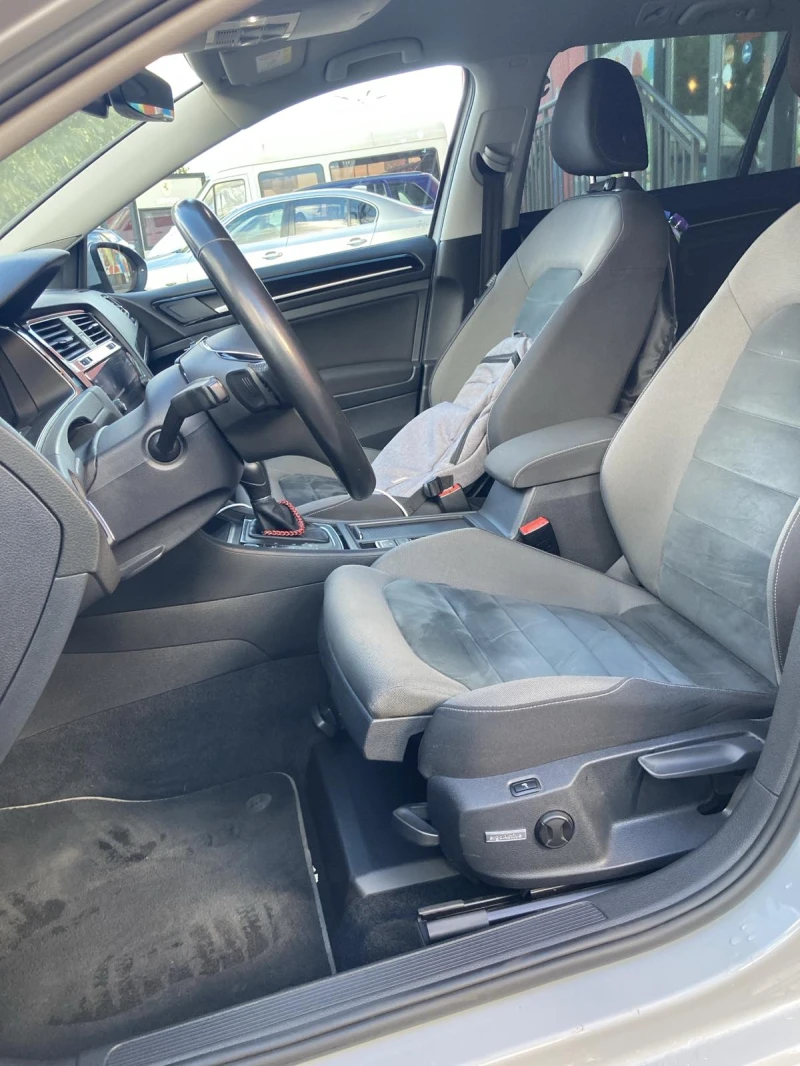 VW Golf Variant 2.0 TDI, снимка 13 - Автомобили и джипове - 52029935