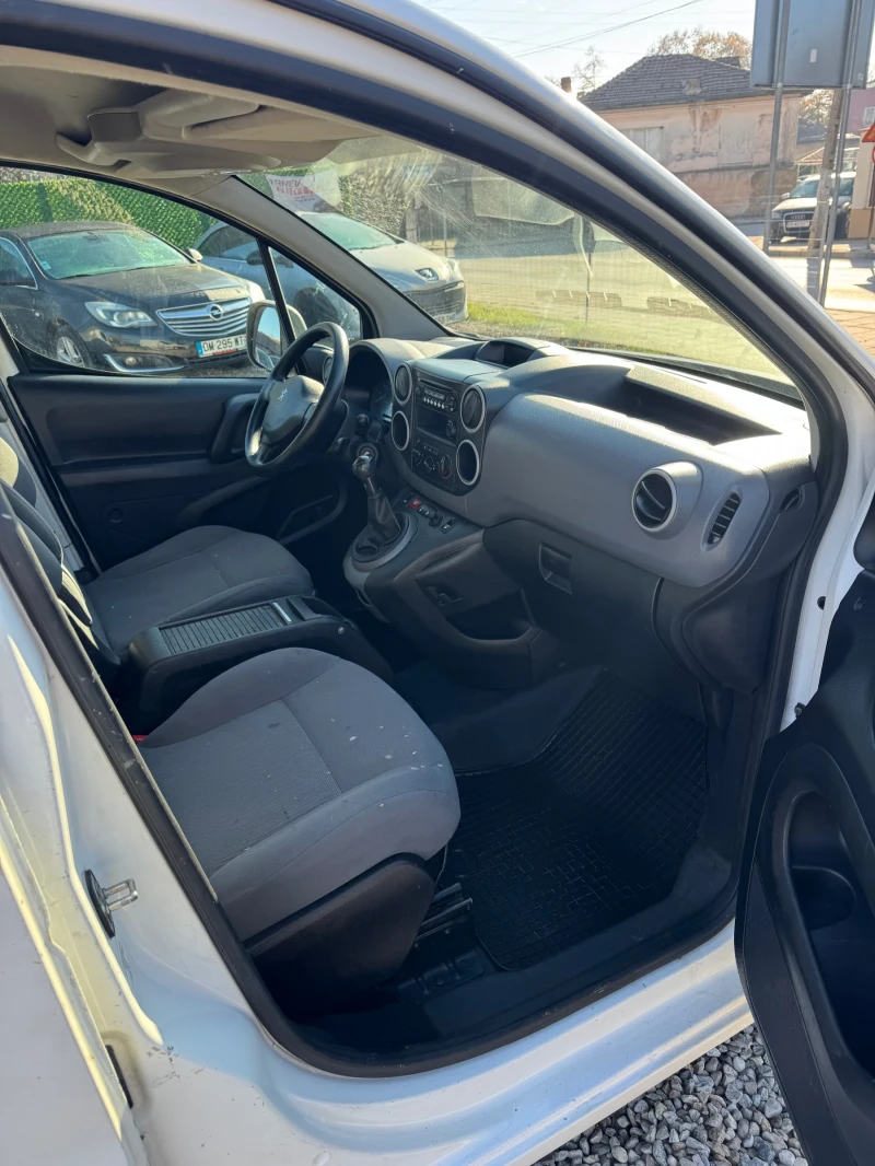 Peugeot Partner 1.6HDi / Facelift / Клима / Парктроник / Автопилот, снимка 8 - Автомобили и джипове - 52428961