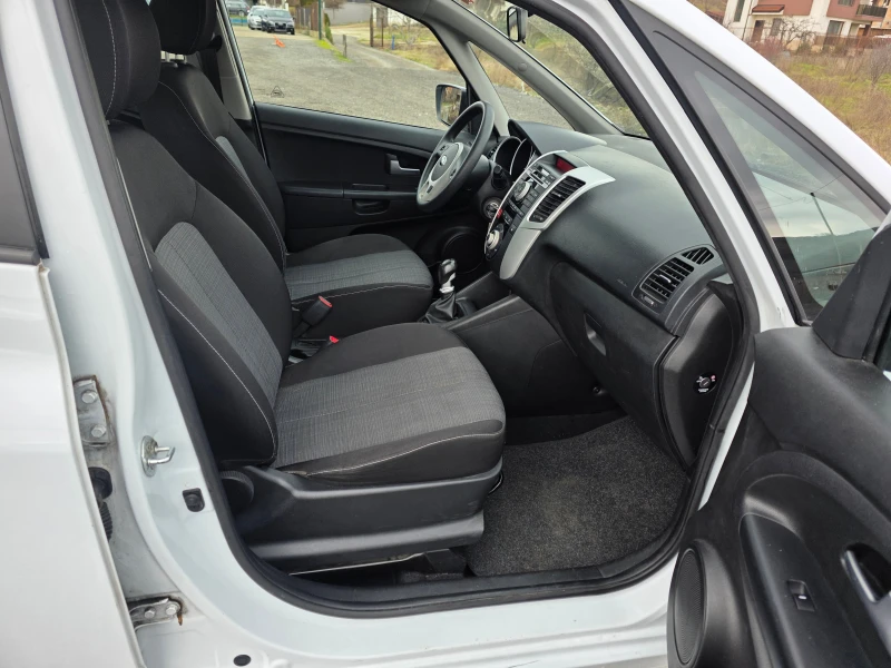 Kia Venga 1.4i 132000km!, снимка 9 - Автомобили и джипове - 53261788