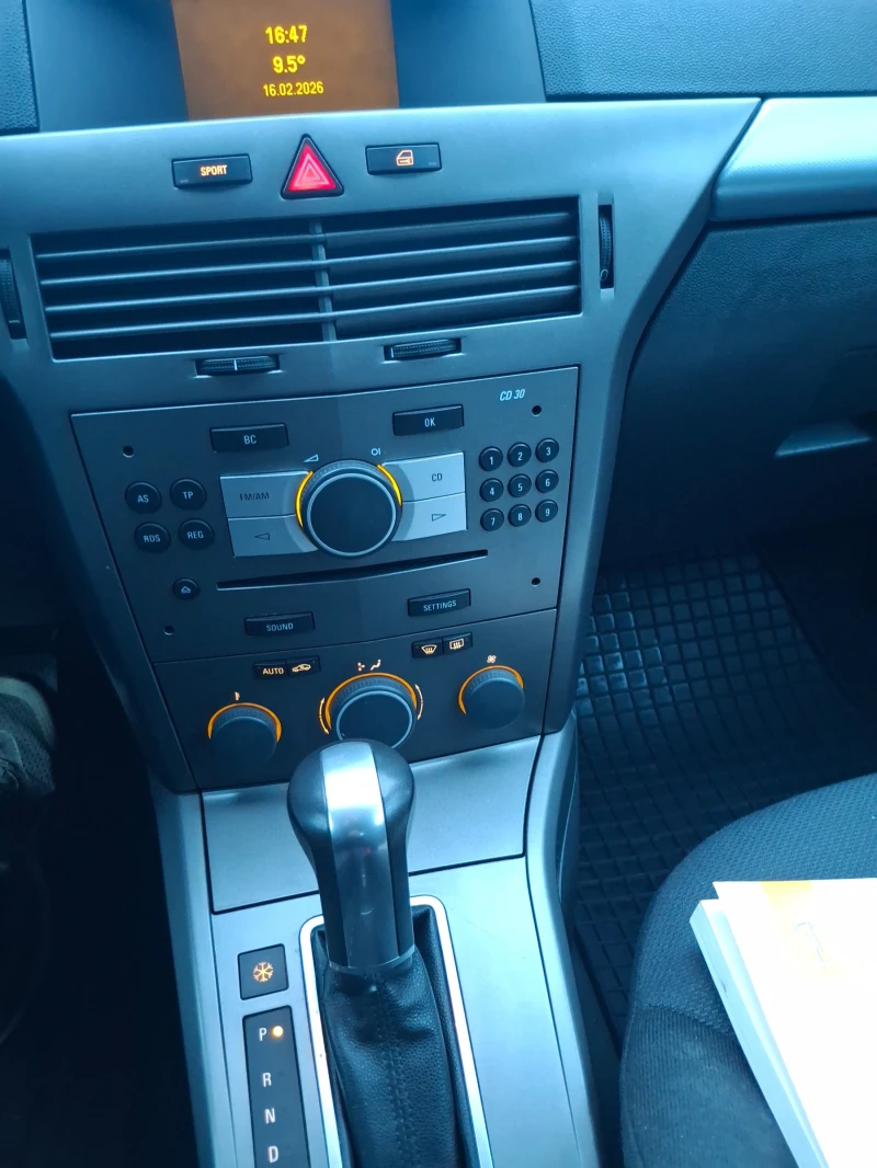 Opel Astra 1.8i.avtomatik.101500км., снимка 11 - Автомобили и джипове - 53504583