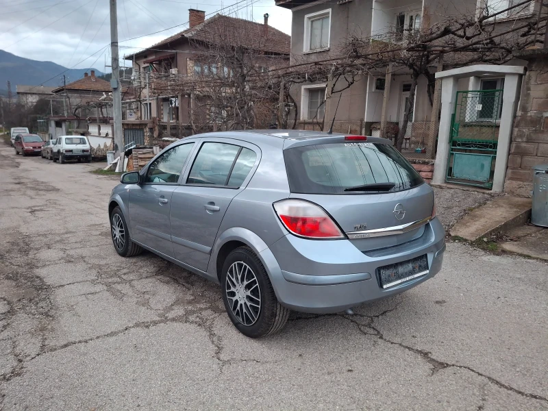 Opel Astra 1.8i.avtomatik.101500км., снимка 8 - Автомобили и джипове - 53504583