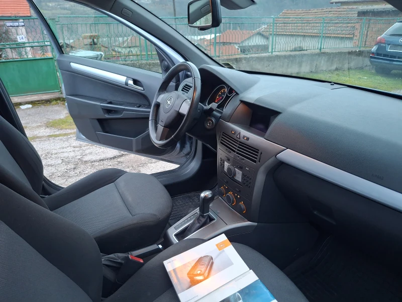 Opel Astra 1.8i.avtomatik.101500км., снимка 10 - Автомобили и джипове - 53504583