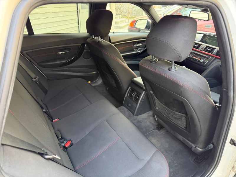 BMW 330, снимка 15 - Автомобили и джипове - 53576363