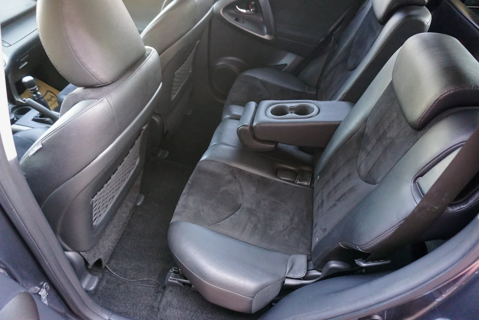 Toyota Rav4 2.2D-4D EXCLUSIVE - изображение 10