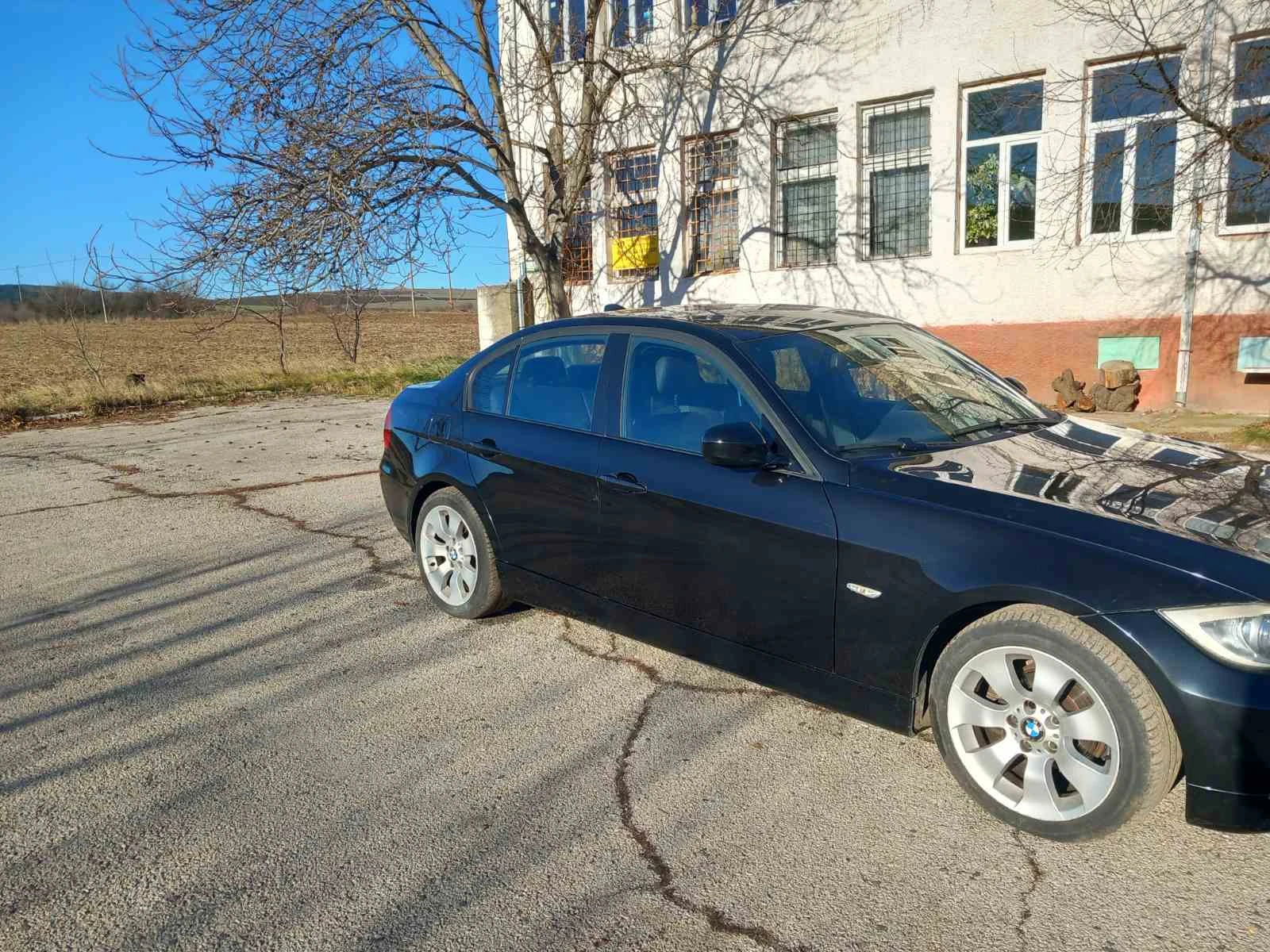 BMW 320 Кожа/Навигация/Автоматик - изображение 4