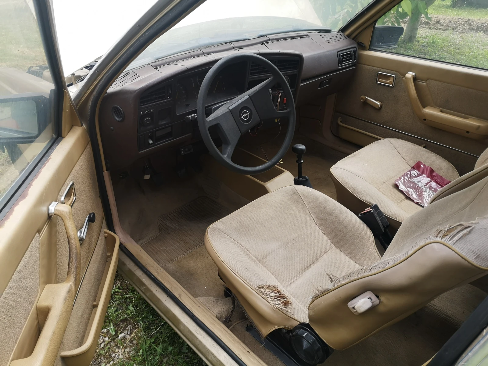 Opel Ascona 1.6 - изображение 8