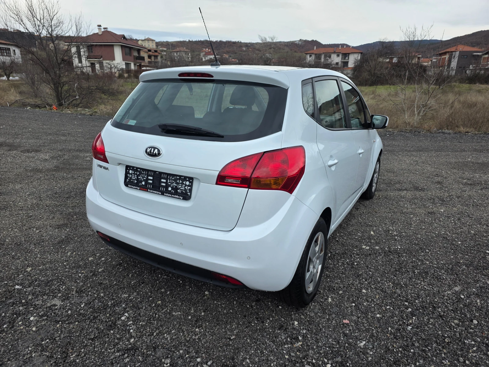 Kia Venga 1.4i 132000km! - изображение 7