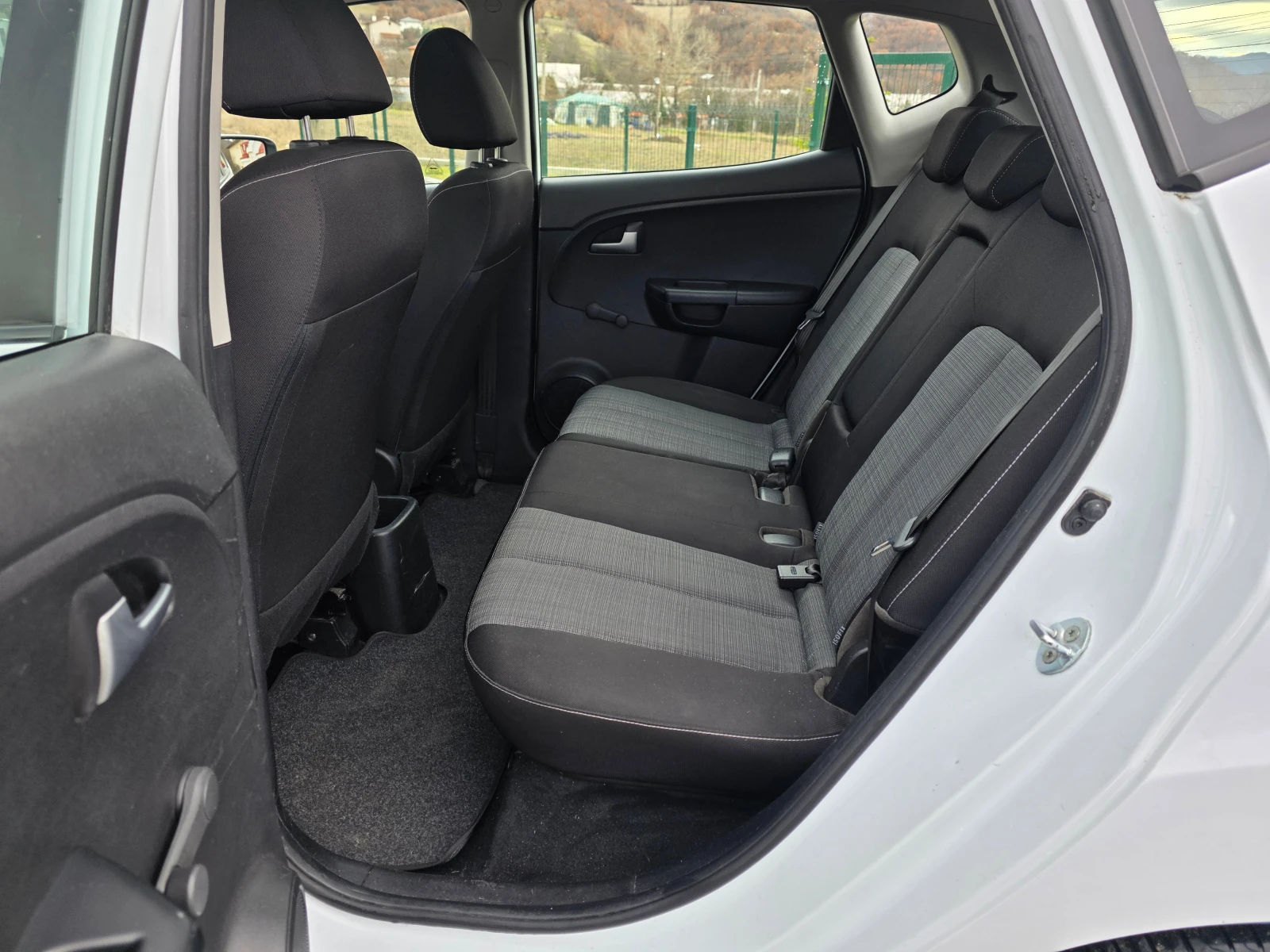 Kia Venga 1.4i 132000km! | Mobile.bg � ����������� 11