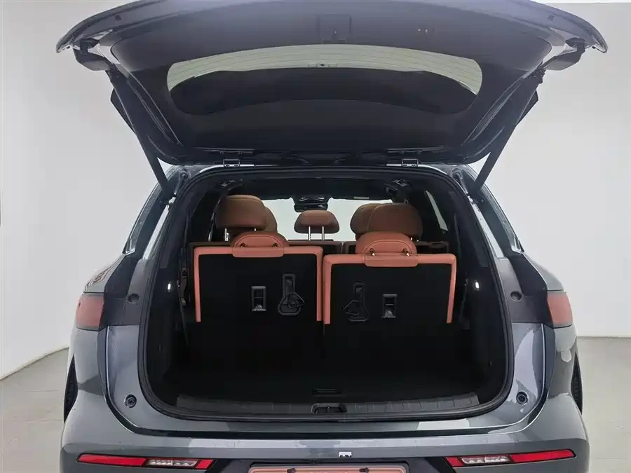 BYD Tang L All-Wheel-Drive LiDAR Flagship Model, снимка 14 - Автомобили и джипове - 53667242