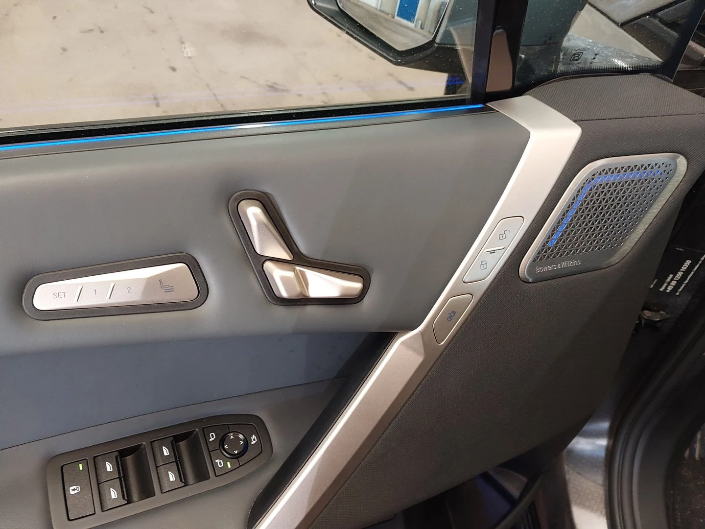 BMW iX M60 Automatic, снимка 9 - Автомобили и джипове - 53863932