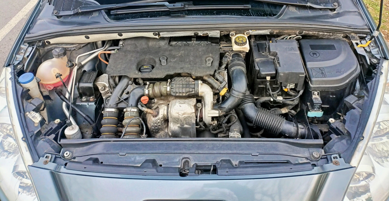 Peugeot 308 1.6 HDi (92 кс), снимка 6 - Автомобили и джипове - 53875722