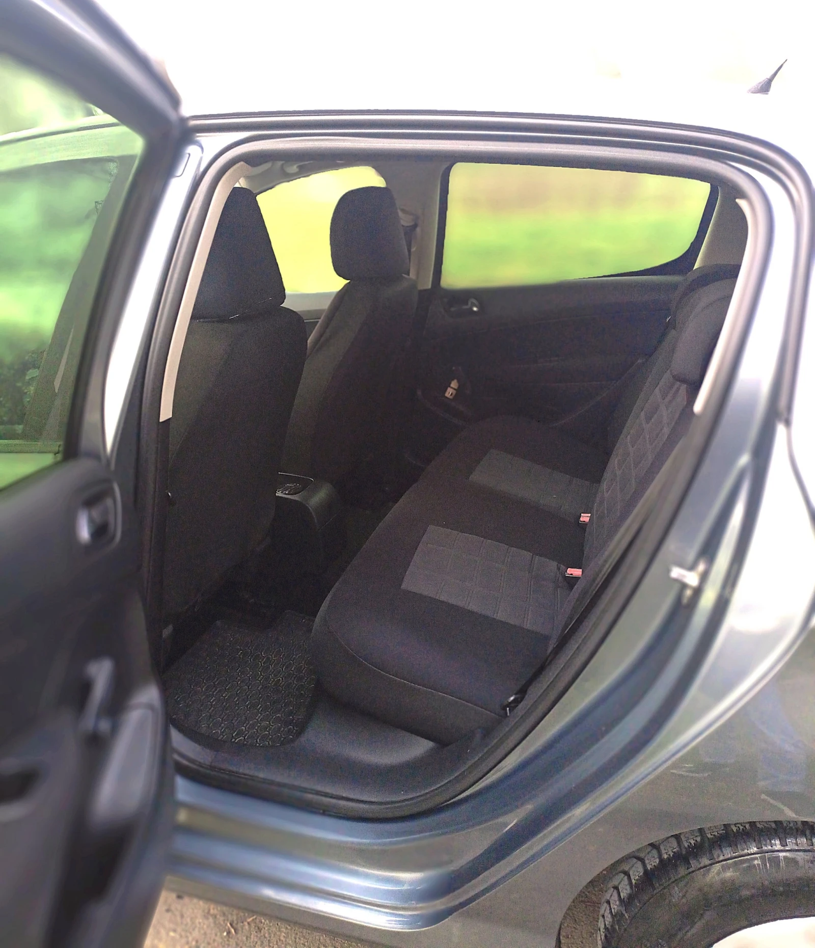 Peugeot 308 1.6 HDi (92 кс), снимка 10 - Автомобили и джипове - 53875722