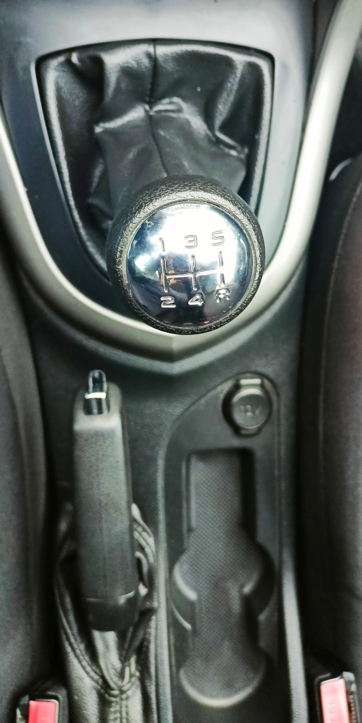 Peugeot 308 1.6 HDi (92 кс), снимка 13 - Автомобили и джипове - 53875722