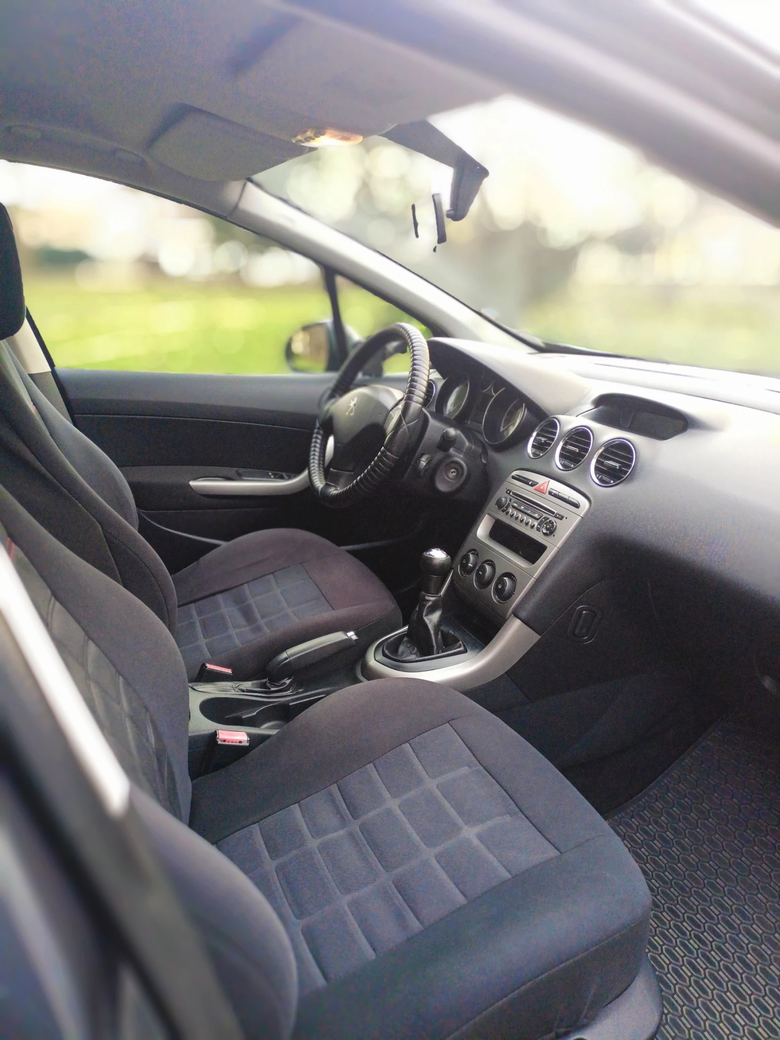 Peugeot 308 1.6 HDi (92 кс), снимка 9 - Автомобили и джипове - 53875722