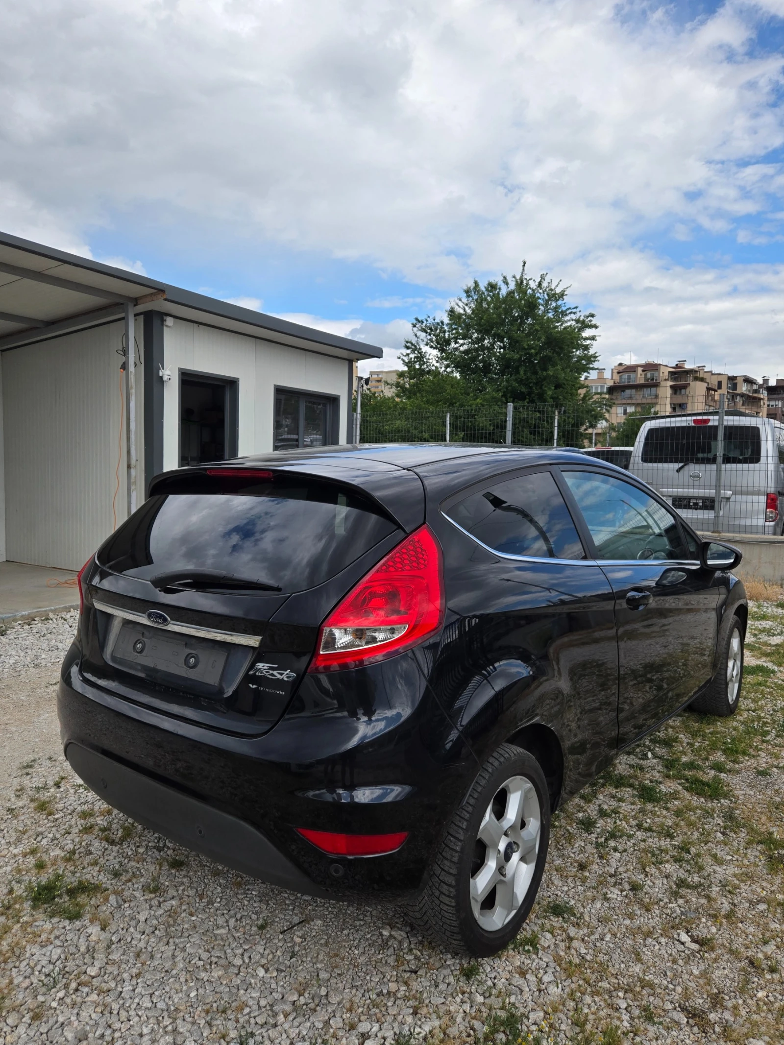 Ford Fiesta 1.4 ГАЗ, снимка 8 - Автомобили и джипове - 54542512