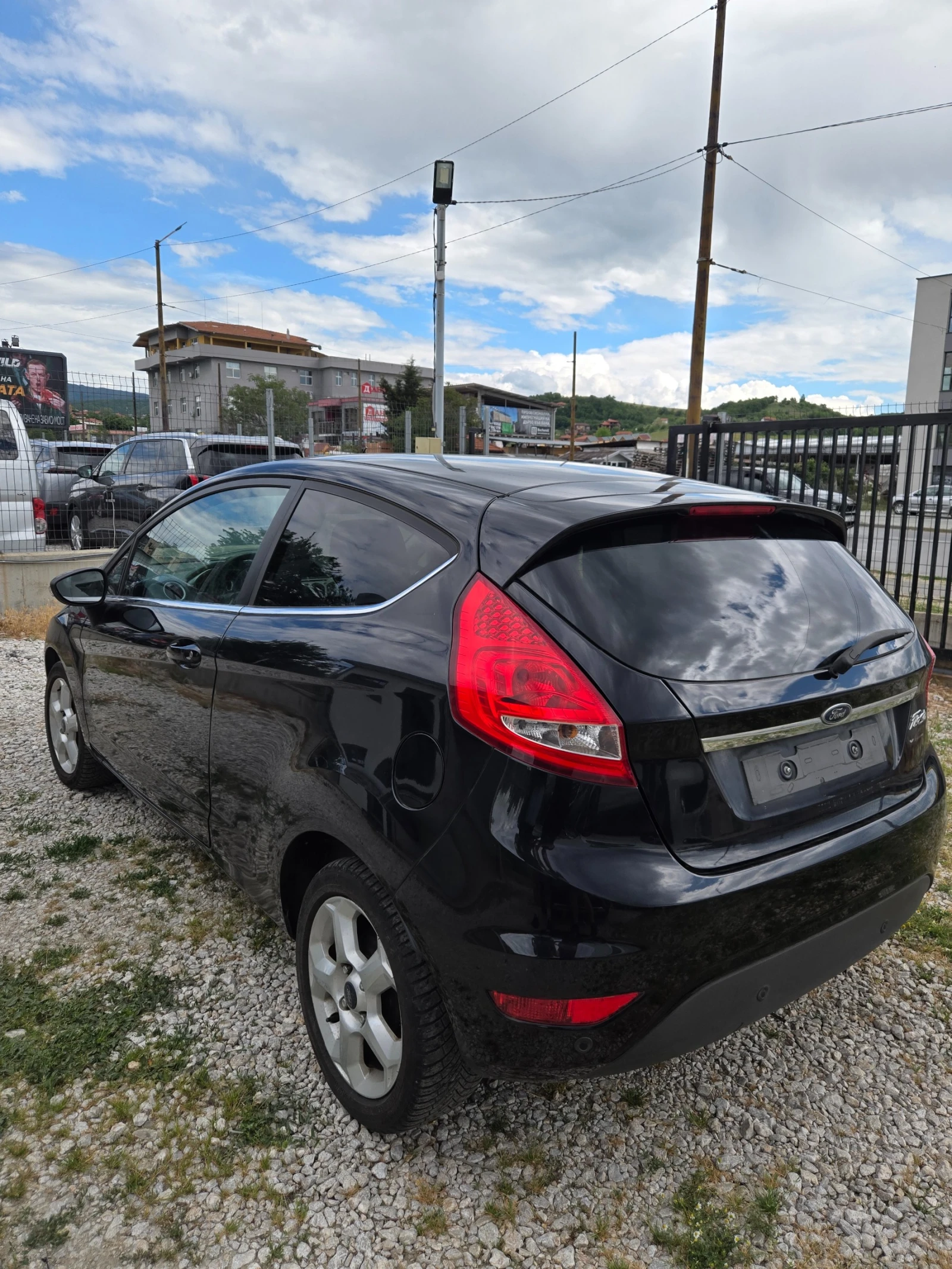 Ford Fiesta 1.4 ГАЗ, снимка 6 - Автомобили и джипове - 54542512