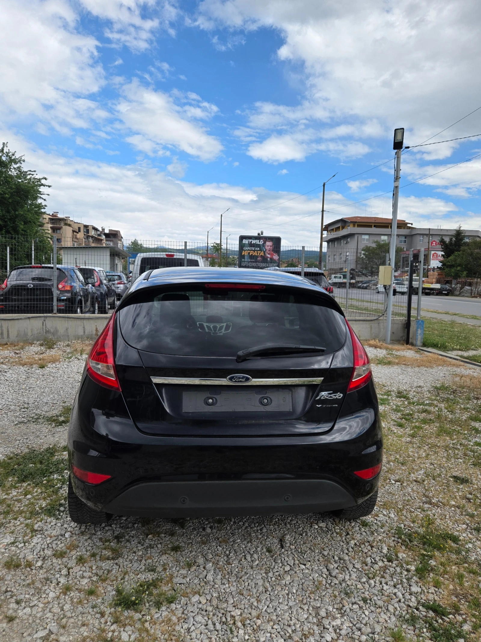Ford Fiesta 1.4 ГАЗ, снимка 7 - Автомобили и джипове - 54542512