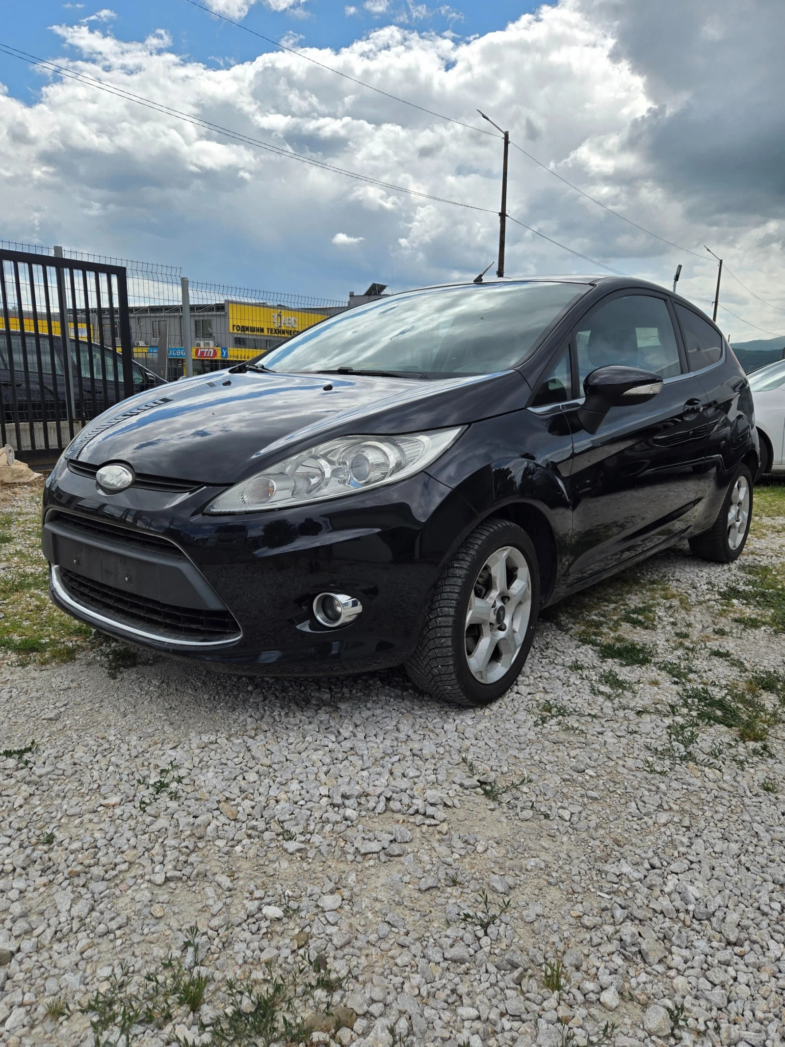 Ford Fiesta 1.4 ГАЗ, снимка 2 - Автомобили и джипове - 54542512