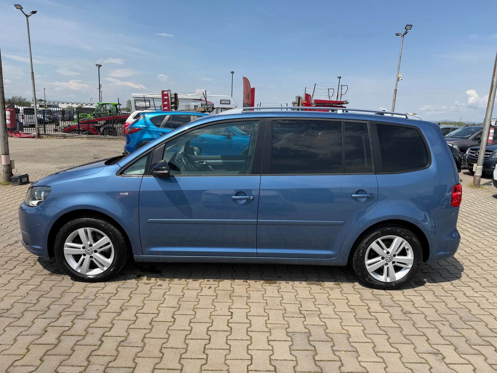 VW Touran 2.0TDI AVTOMAT/PANORAMA/NAVI EURO 5, снимка 9 - Автомобили и джипове - 54355420