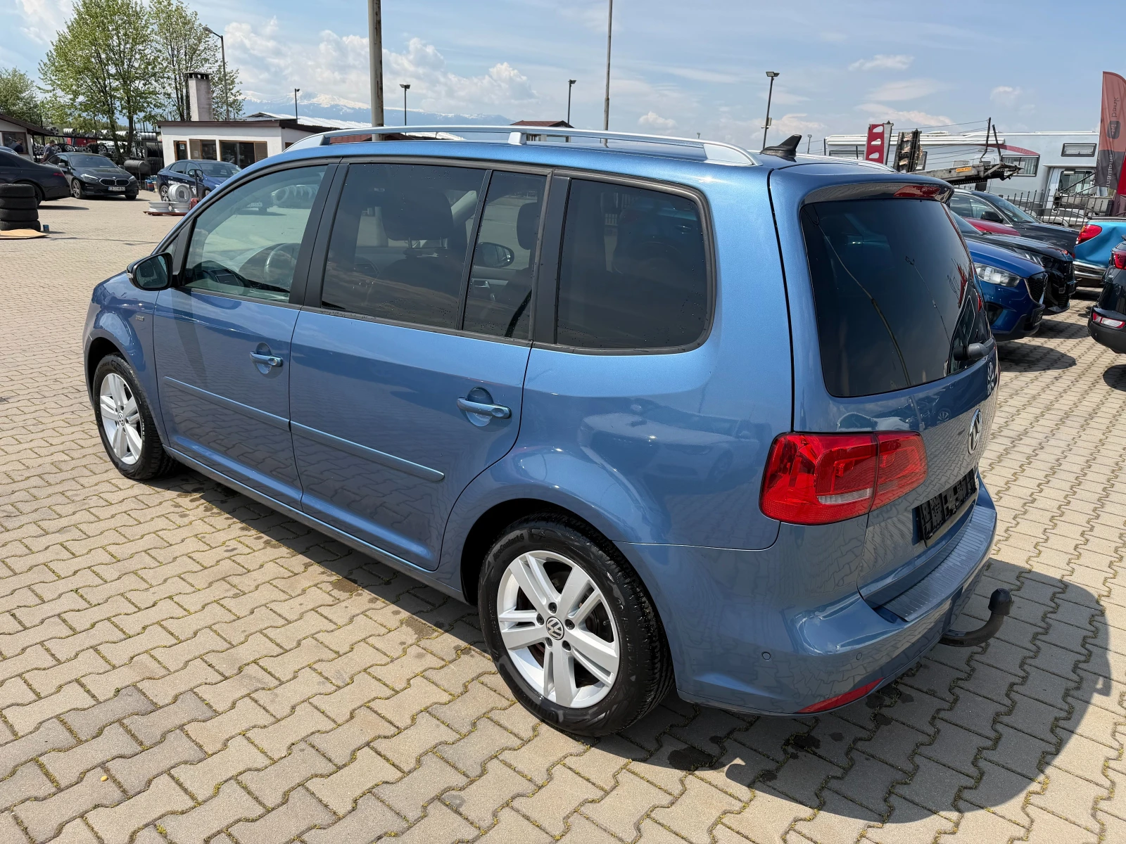 VW Touran 2.0TDI AVTOMAT/PANORAMA/NAVI EURO 5, снимка 8 - Автомобили и джипове - 54355420