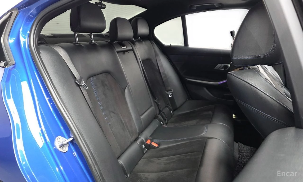 BMW 320 i M Sport DISTRONIC * PANO * ДИГИТАЛНО ТАБЛО, снимка 8 - Автомобили и джипове - 54524379