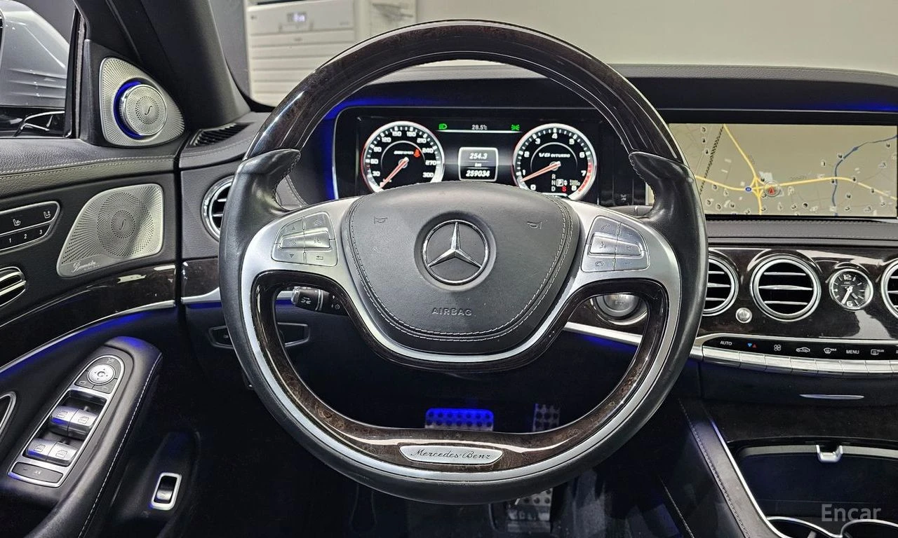 Mercedes-Benz S 63 AMG 4MATIC* 3D* BURMESTER* ДИСТРОНИК* ОБДУХВАНЕ* МАСАЖ, снимка 9 - Автомобили и джипове - 54732864