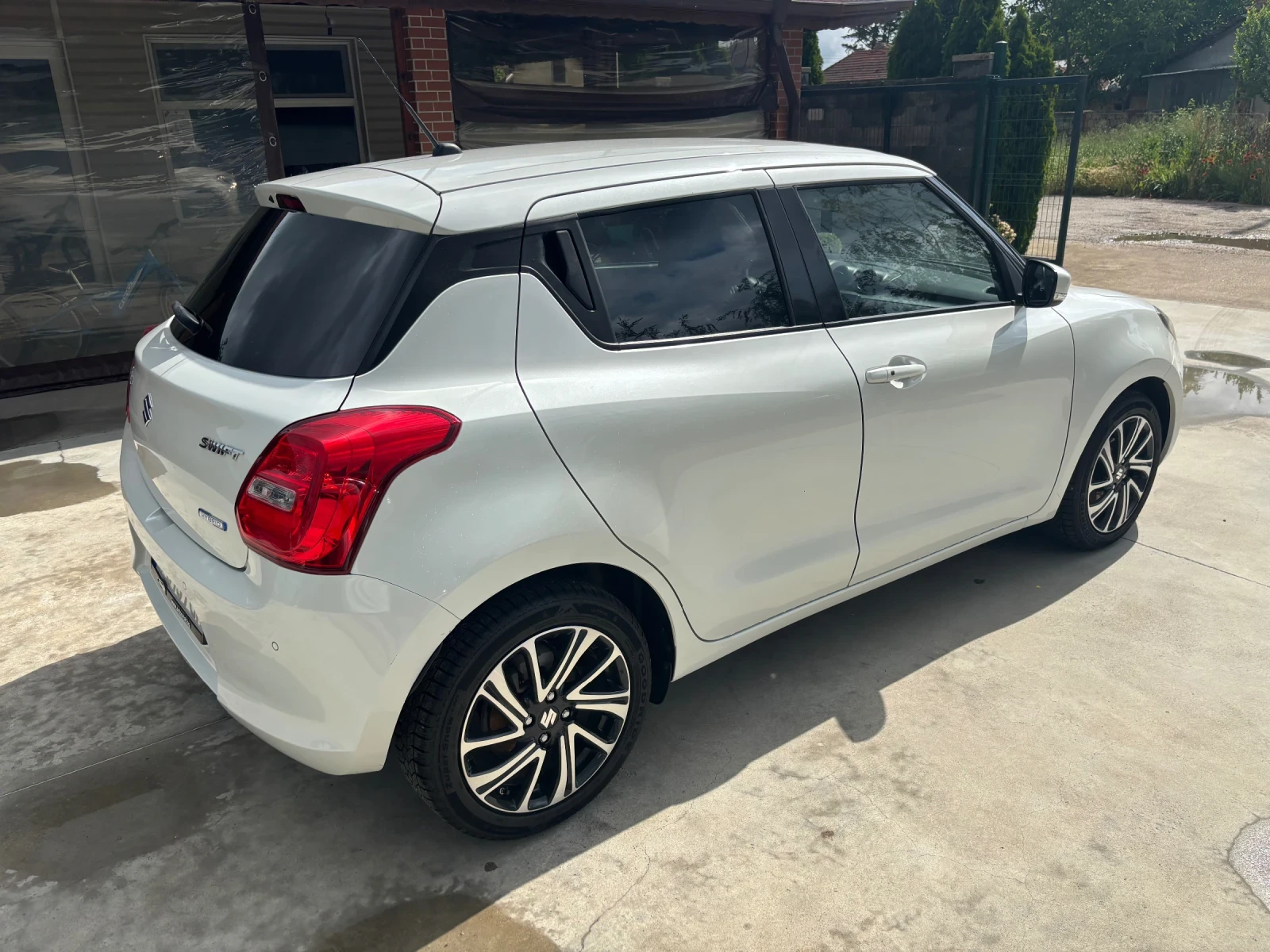 Suzuki Swift 1.3i-Automat, снимка 4 - Автомобили и джипове - 54786611