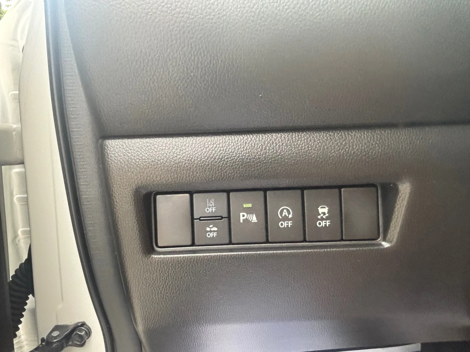 Suzuki Swift 1.3i-Automat, снимка 16 - Автомобили и джипове - 54786611