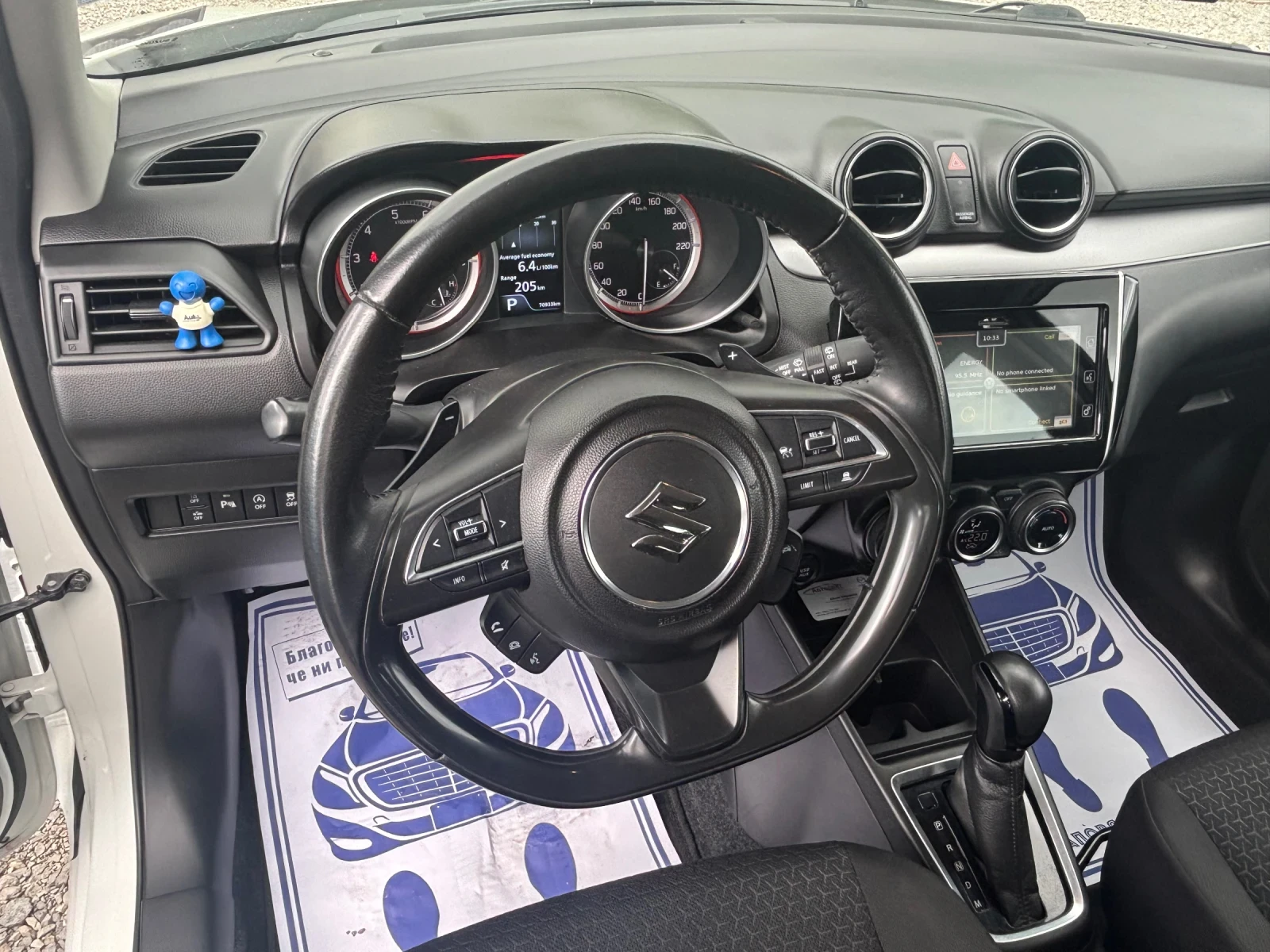 Suzuki Swift 1.3i-Automat, снимка 11 - Автомобили и джипове - 54786611