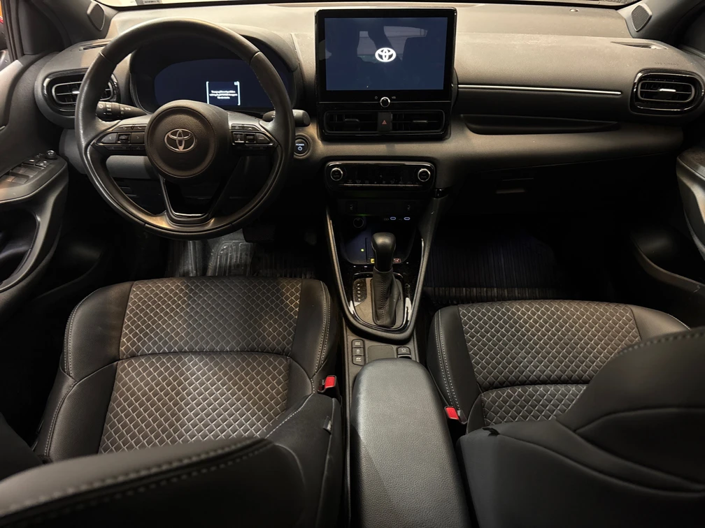 Toyota Yaris 1.5 - Hybrid, снимка 5 - Автомобили и джипове - 55089203