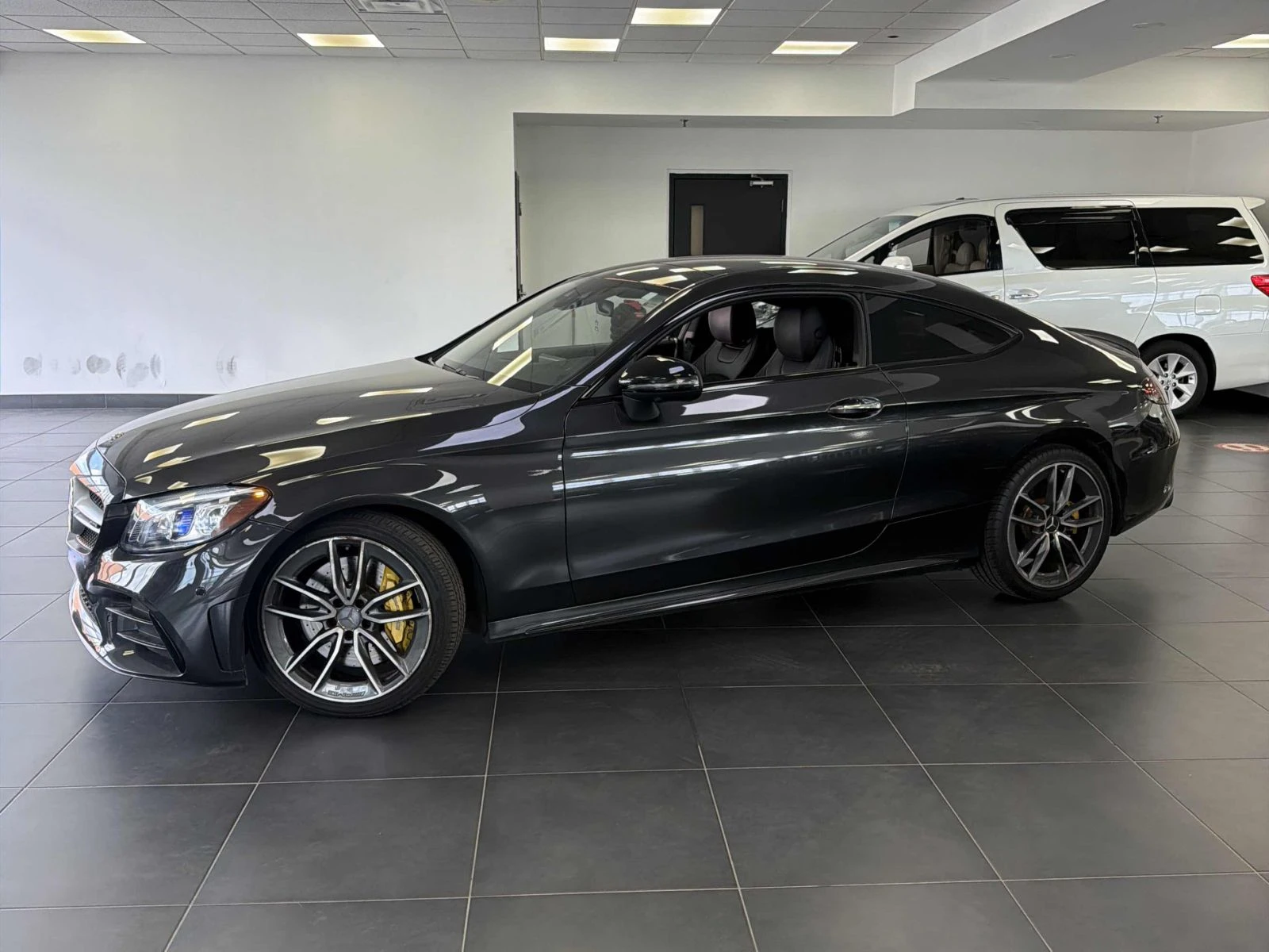 Mercedes-Benz C 43 AMG AMG-pkg* Burmester* Distronic* 360* CarPlay* , снимка 3 - Автомобили и джипове - 55779867