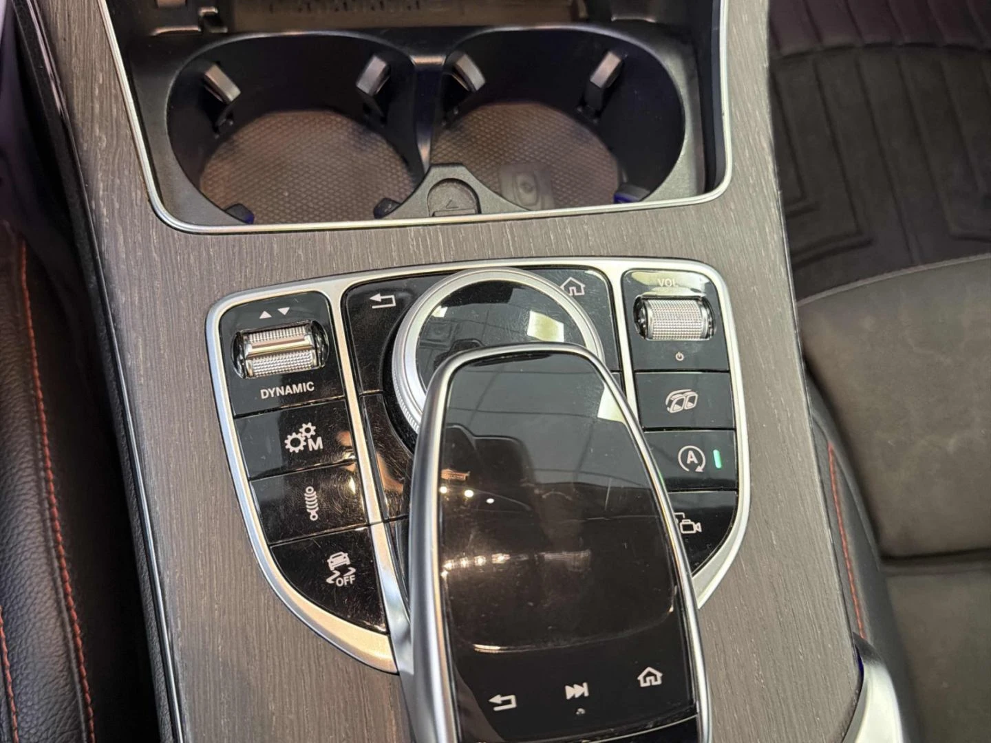 Mercedes-Benz C 43 AMG AMG-pkg* Burmester* Distronic* 360* CarPlay* , снимка 10 - Автомобили и джипове - 55779867