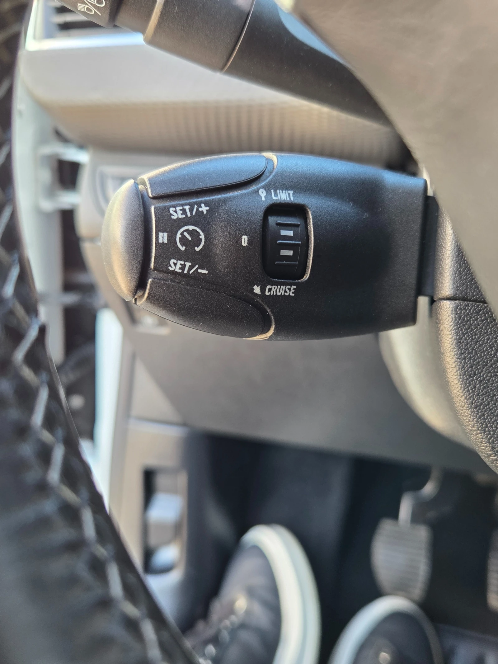 Peugeot 2008 1.6e-HDI ALLURE, снимка 15 - Автомобили и джипове - 56645092